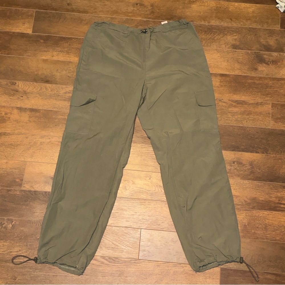 Zoe + Phoebe Cargo Pants Womens Med Olive Leg Toggle Hem Utility Hiking Gorpcore